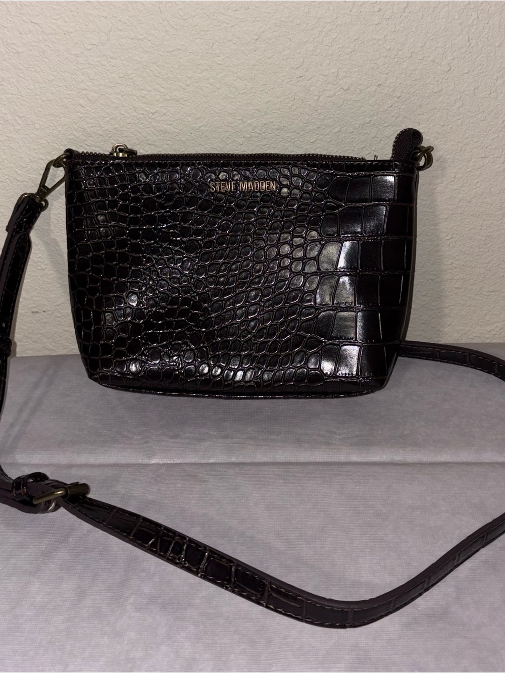 Steve Madden Black Croc-Embossed Crossbody Purse